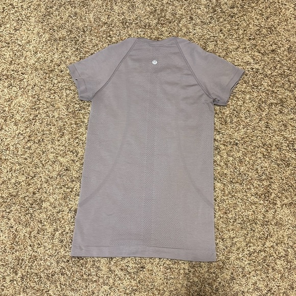 Lululemon swiftly tech size 4 - Picture 2 of 3